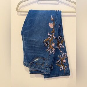 Malonacia size 4 flower brocaded jeans in good used condition
